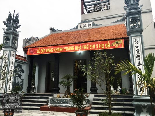 nhà thờ gỗ xoan 3 gian