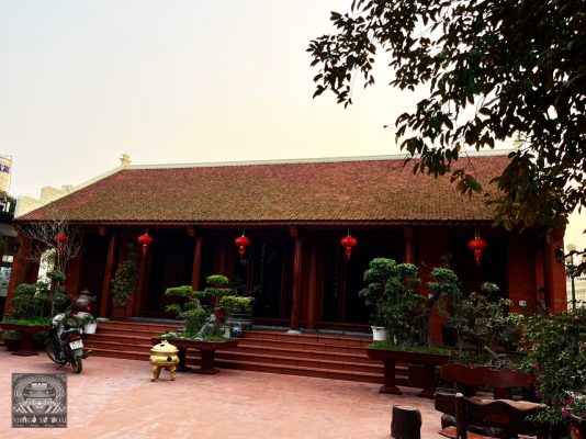 nhà gỗ xoan 5 gian thông hiên
