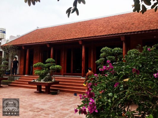 nhà gỗ xoan 5 gian thông hiên
