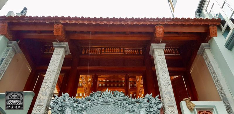 bình phong nhà gỗ cổ