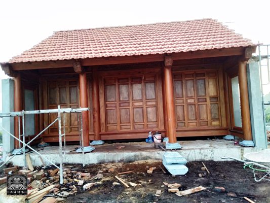 nhà gỗ lim 3 gian 18 cột