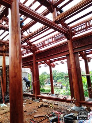 lắp dựng đồ thờ gỗ dổi sơn son