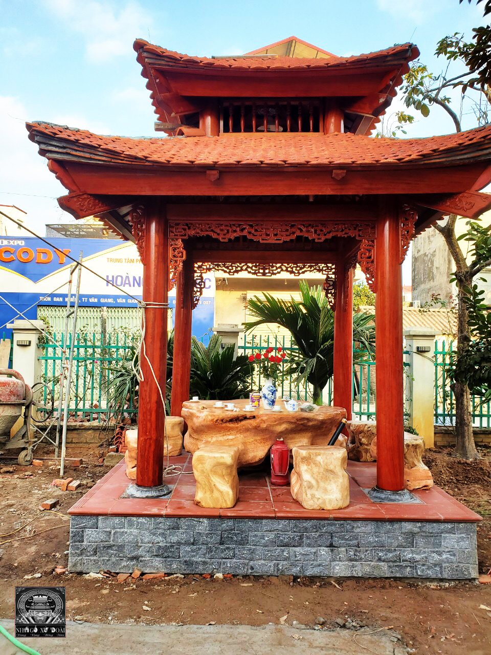 lầu vọng nguyệt tứ giác